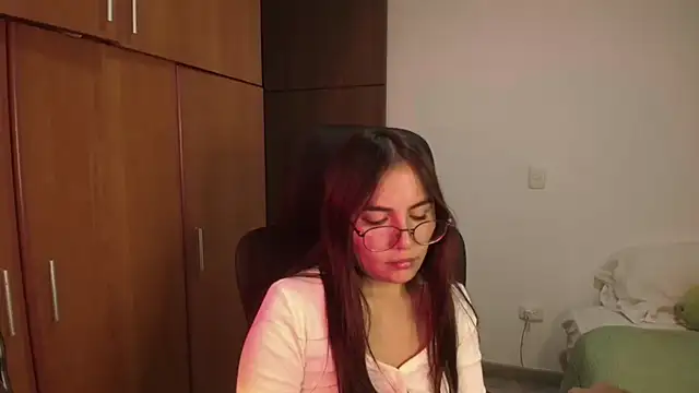 Snapshot of abbyyandmaxx chatting on May 20, 4:42 am abbyyandmaxx online show from May 20, 4:42 am