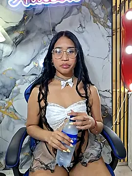 alisoom  online show from May 4, 9:34 am