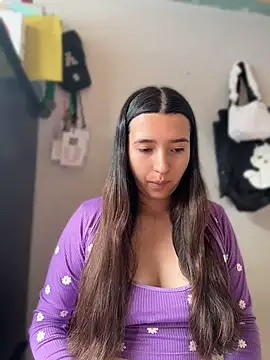 Snapshot of Alix_Rousses20 chatting on June 10, 4:52 pm Alix Rousses20 online show from June 10, 4:52 pm