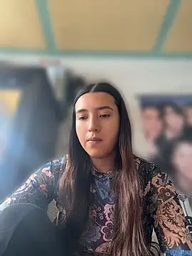 Snapshot of Alix_Rousses20 chatting on May 23, 4:17 pm Alix Rousses20 online show from May 23, 4:17 pm