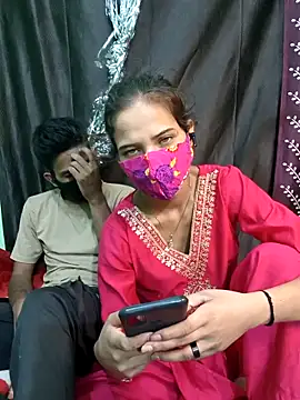 Snapshot of VelvetVibe_75 chatting on June 13, 4:27 pm VelvetVibe 75 online show from June 13, 4:27 pm