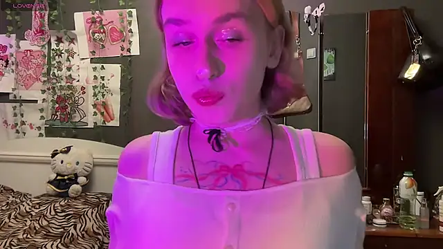 Miss Amy00 online show from August 3, 12:41 am