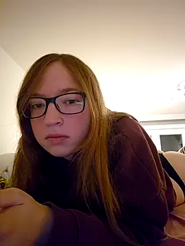 Snapshot of Freaky-Doll chatting on July 22, 8:33 pm Freaky-Doll online show from July 22, 8:33 pm