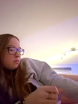 Freaky-Doll online show from May 18, 8:13 pm