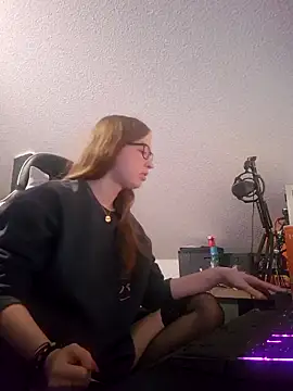 Freaky-Doll online show from June 6, 6:24 pm