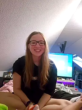 Freaky-Doll online show from May 23, 7:24 pm
