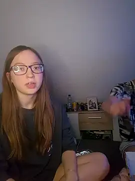 Freaky-Doll online show from June 10, 8:10 pm