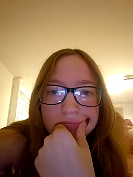 Snapshot of Freaky-Doll chatting on July 13, 8:08 pm Freaky-Doll online show from July 13, 8:08 pm