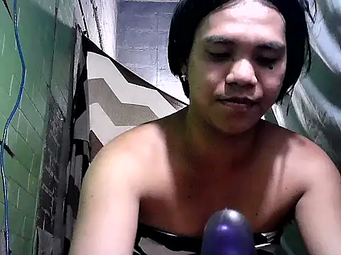 Snapshot of bj_l0ve chatting on May 8, 8:01 pm bj l0ve online show from May 8, 8:01 pm