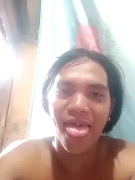 Snapshot of bj_l0ve chatting on May 24, 5:18 am bj l0ve online show from May 24, 5:18 am