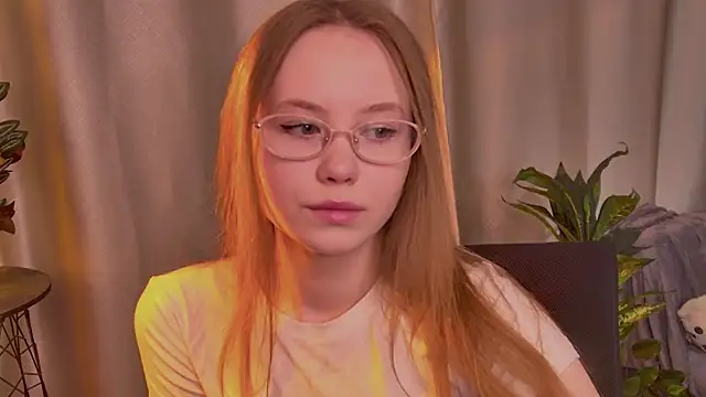 FloraLarsson online show from June 2, 10:26 am