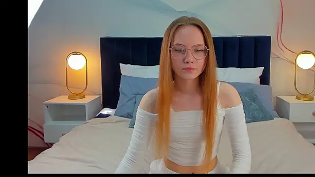 FloraLarsson online show from May 28, 3:47 am