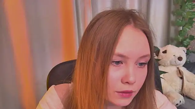 FloraLarsson online show from June 7, 10:20 am
