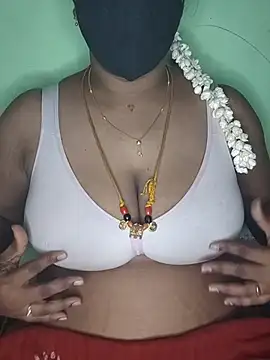 Snapshot of tamil_butterfly chatting on June 25, 12:10 pm tamil butterfly online show from June 25, 12:10 pm