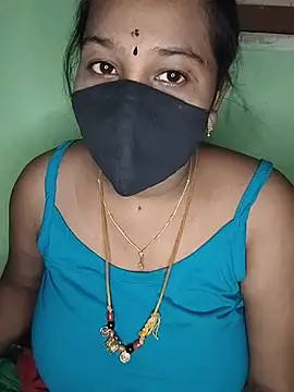 Snapshot of tamil_butterfly chatting on June 18, 3:05 am tamil butterfly online show from June 18, 3:05 am