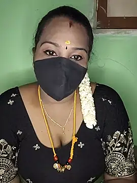 Snapshot of tamil_butterfly chatting on July 10, 7:03 pm tamil butterfly online show from July 10, 7:03 pm