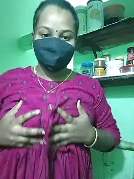 Snapshot of tamil_butterfly chatting on July 15, 2:24 pm tamil butterfly online show from July 15, 2:24 pm