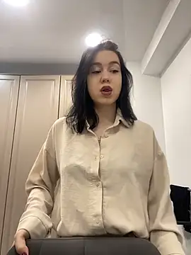 Mimi Shine online show from May 18, 4:34 pm