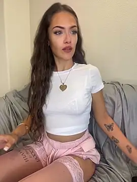 Lily Goldd online show from April 29, 7:53 pm