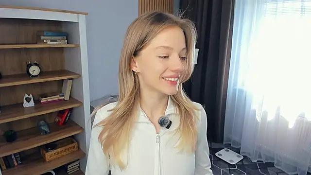 Snapshot of katemossse chatting on May 3, 9:47 am katemossse online show from May 3, 9:47 am