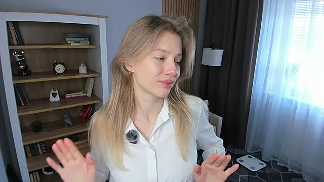 Snapshot of katemossse chatting on May 4, 8:50 am katemossse online show from May 4, 8:50 am