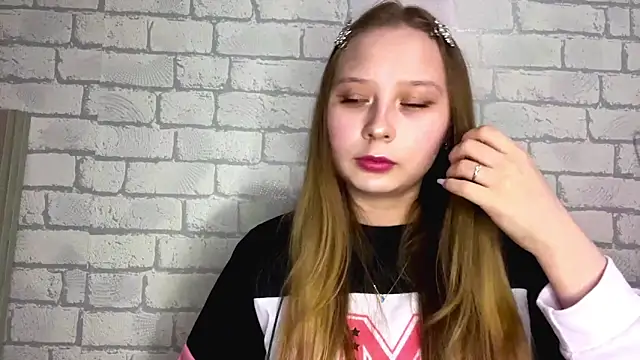 MertieVandusen online show from April 30, 4:25 pm