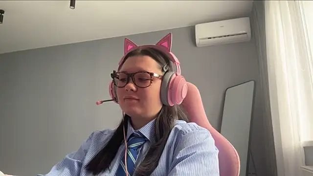 BPDkitty online show from April 30, 1:18 pm