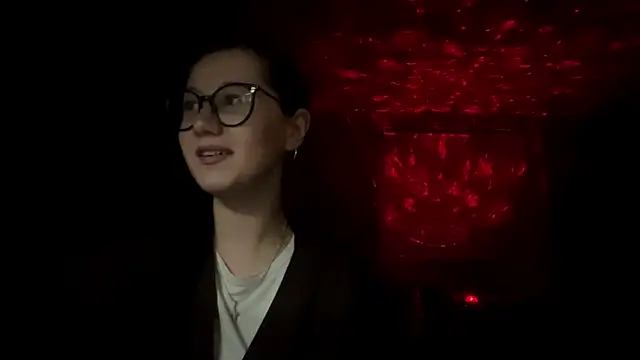 AdelleBaggenstoss online show from April 30, 8:57 pm