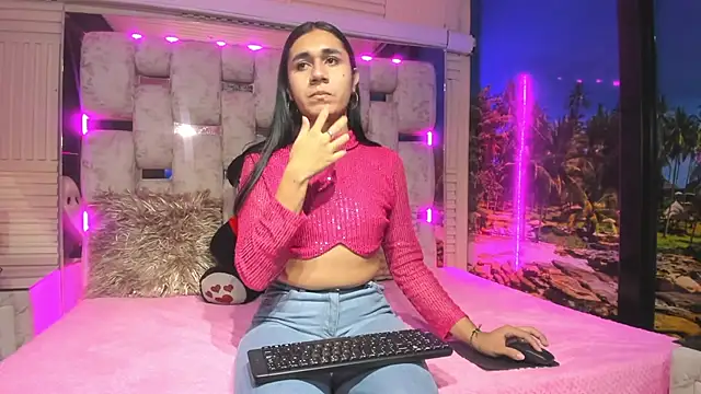 Snapshot of MahiaraHot chatting on July 14, 12:44 pm MahiaraHot online show from July 14, 12:44 pm