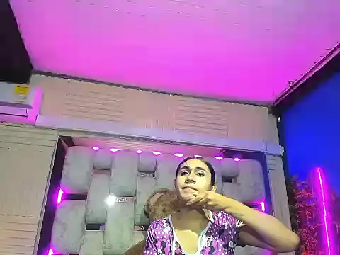 Snapshot of MahiaraHot chatting on June 19, 2:12 pm MahiaraHot online show from June 19, 2:12 pm