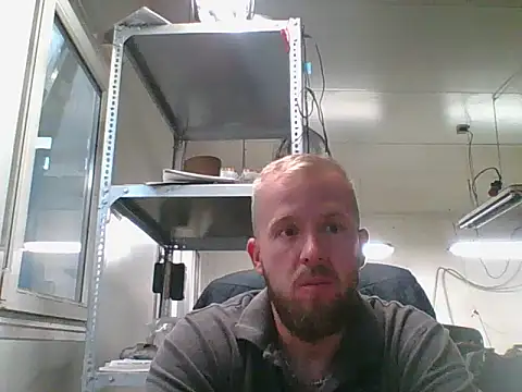 Snapshot of bardiauto chatting on July 13, 4:23 am bardiauto online show from July 13, 4:23 am