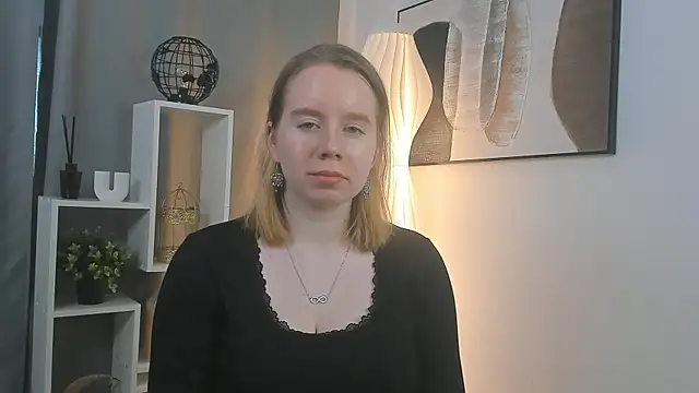 JeniceEl online show from April 30, 9:05 am