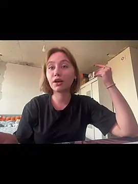 SuzieAllen online show from April 30, 2:24 pm