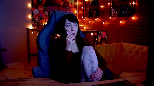 Snapshot of SeraphineSparda chatting on May 21, 11:51 am SeraphineSparda online show from May 21, 11:51 am