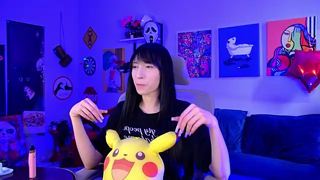 Snapshot of SeraphineSparda chatting on June 3, 11:33 am SeraphineSparda online show from June 3, 11:33 am