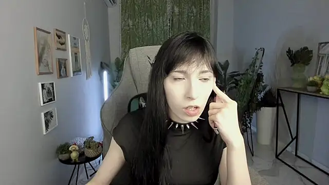 Snapshot of SeraphineSparda chatting on July 4, 11:49 am SeraphineSparda online show from July 4, 11:49 am