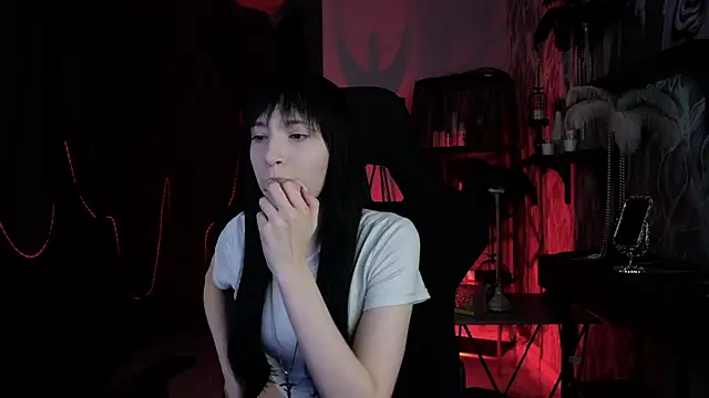 Snapshot of SeraphineSparda chatting on June 13, 11:41 am SeraphineSparda online show from June 13, 11:41 am