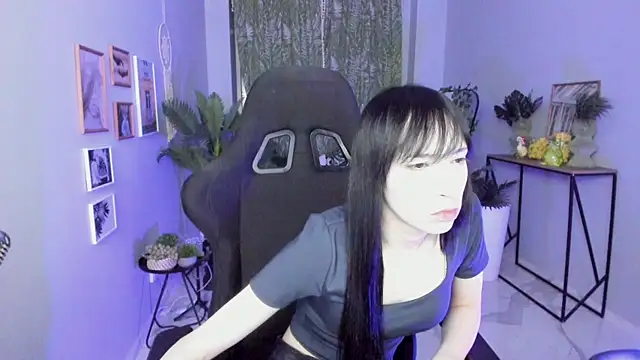 Snapshot of SeraphineSparda chatting on May 28, 11:27 am SeraphineSparda online show from May 28, 11:27 am