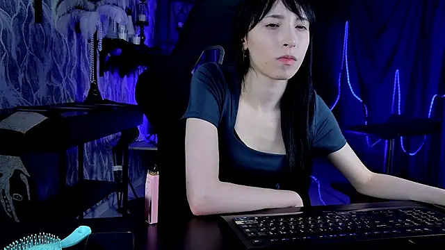 Snapshot of SeraphineSparda chatting on July 6, 3:03 pm SeraphineSparda online show from July 6, 3:03 pm