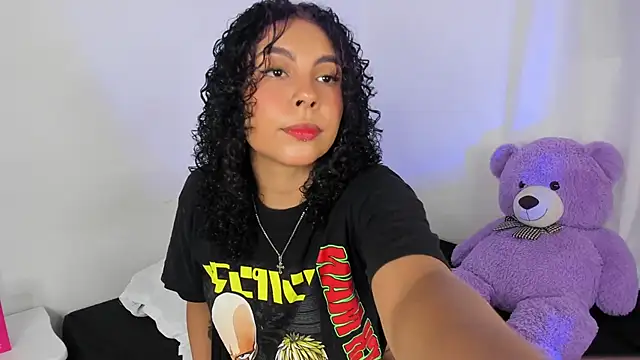 Snapshot of Violetta_cam_ chatting on May 30, 2:29 am Violetta cam online show from May 30, 2:29 am