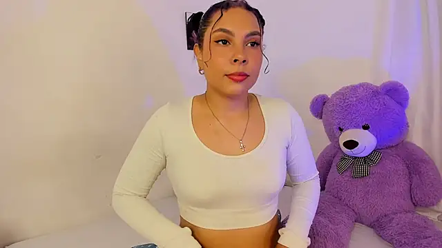Snapshot of Violetta_cam_ chatting on June 4, 2:27 am Violetta cam online show from June 4, 2:27 am