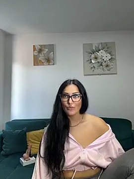 Snapshot of AnyEvyy chatting on June 3, 5:19 am AnyEvyy online show from June 3, 5:19 am