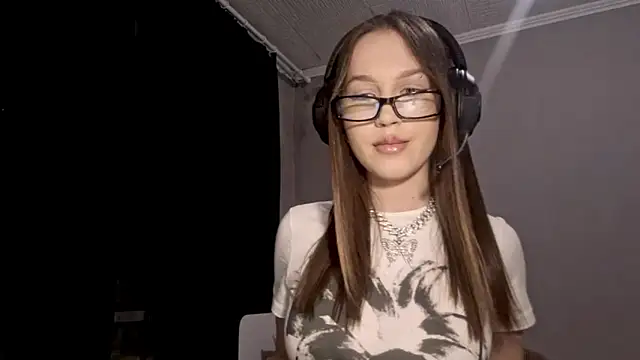 Katrinethequeen online show from May 4, 4:10 pm