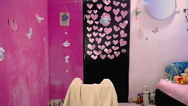 Kiara tits online show from June 10, 11:50 pm