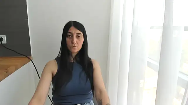 Snapshot of Linabay2 chatting on June 5, 7:03 am Linabay2 online show from June 5, 7:03 am