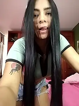 Snapshot of Gisselle-_ chatting on May 2, 4:01 pm Gisselle- online show from May 2, 4:01 pm