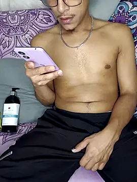 Lil black009 online show from May 3, 7:24 am