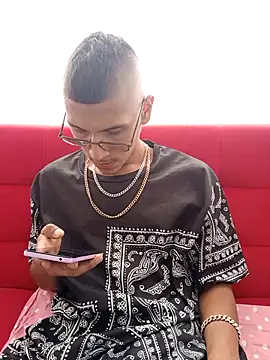 Lil black009 online show from May 9, 6:33 pm