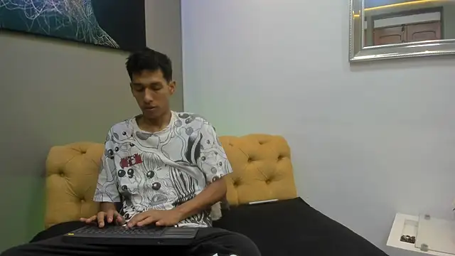 Snapshot of Zane_Belville chatting on June 25, 11:37 am Zane Belville online show from June 25, 11:37 am