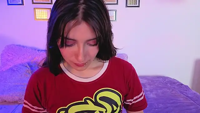 Snapshot of Kendaall_sweet chatting on July 1, 3:07 am Kendaall sweet online show from July 1, 3:07 am